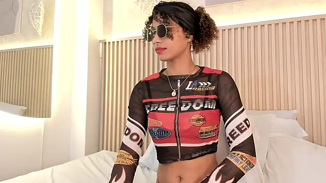 daiana curly online show from 03.07.26