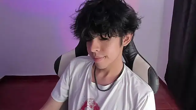 Snapshot of Alan26_ chatting on 01.18.25 Alan26 online show from 01.18.25