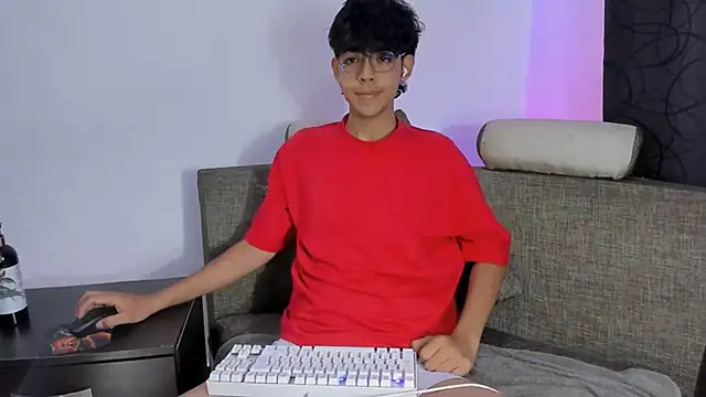 Snapshot of Alan26_ chatting on 03.12.25 Alan26 online show from 03.12.25