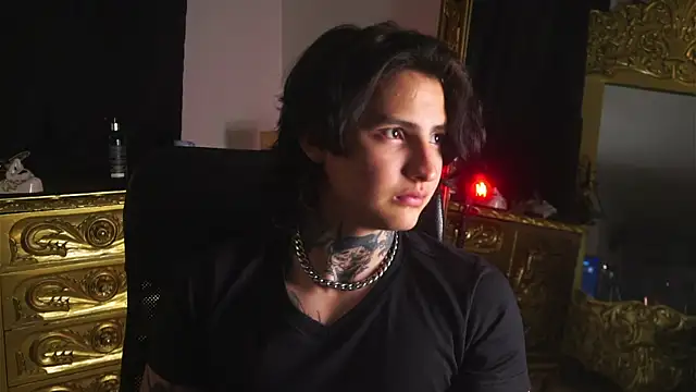 Snapshot of dantecoppolaa_ chatting on 01.19.25 dantecoppolaa online show from 01.19.25