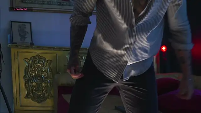 Snapshot of dantecoppolaa_ chatting on 10.25.25 dantecoppolaa online show from 10.25.25