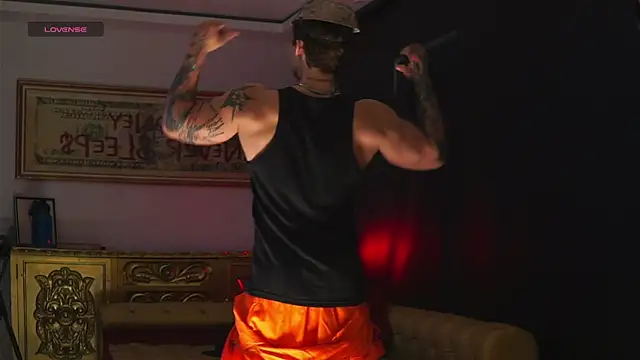 Snapshot of dantecoppolaa_ chatting on 10.31.25 dantecoppolaa online show from 10.31.25