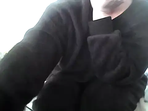 Snapshot of DragoneSFR chatting on 02.01.25 DragoneSFR online show from 02.01.25