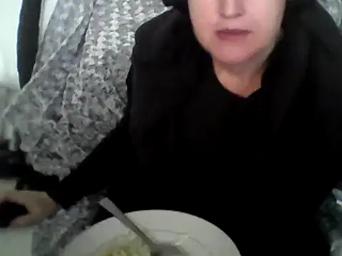 Snapshot of DragoneSFR chatting on 02.01.25 DragoneSFR online show from 02.01.25