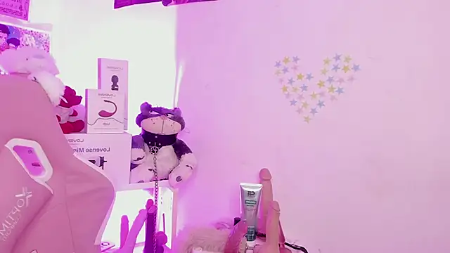 Sachi Meow online show from 12.20.25