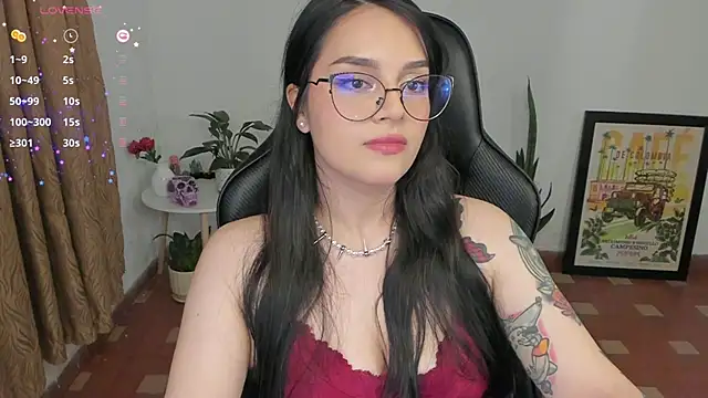 anaveleeez online show from 10.18.25