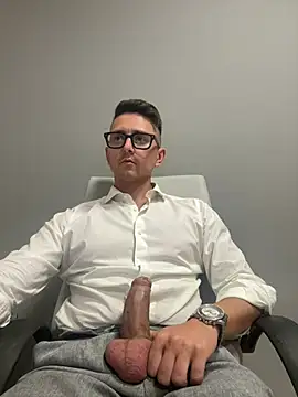 Snapshot of masterboss_ chatting on 07.31.26 masterboss online show from 07.31.26