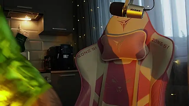 Snapshot of BOOLOCHKAA chatting on 12.23.24 BOOLOCHKAA online show from 12.23.24