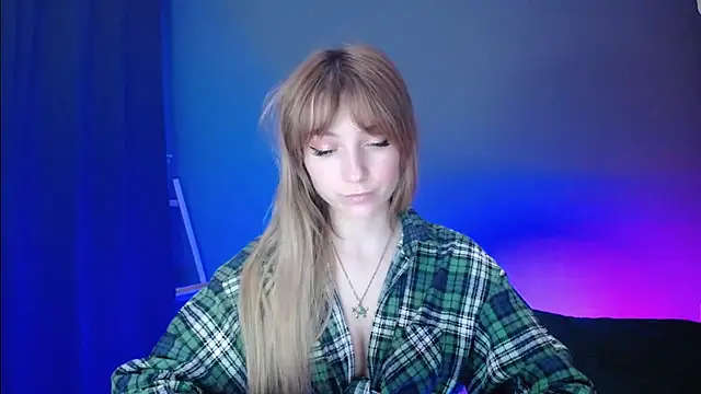 LuciaYoung online show from 03.10.25