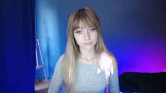 LuciaYoung online show from 03.19.25