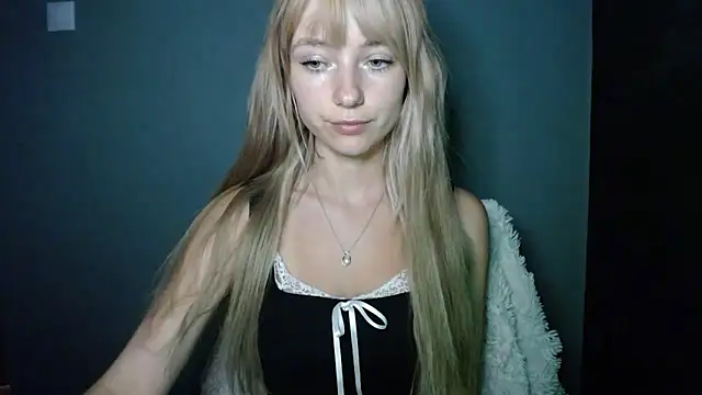 LuciaYoung online show from 09.26.25