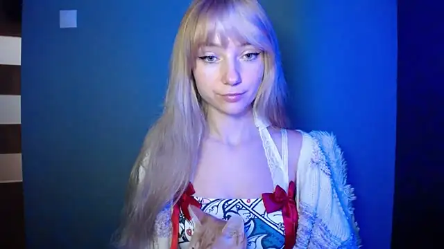 LuciaYoung online show from 10.05.25