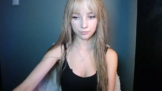 LuciaYoung online show from 10.24.25