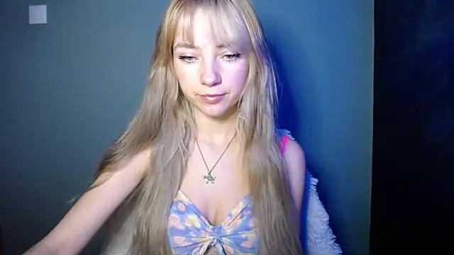 LuciaYoung online show from 11.14.25