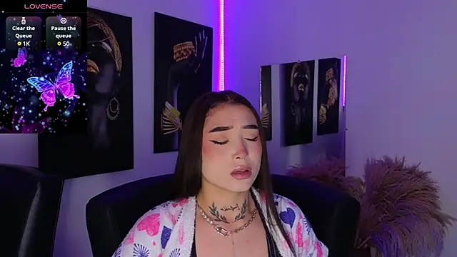 Snapshot of _brenna_hanson chatting on 11.01.25 brenna hanson online show from 11.01.25