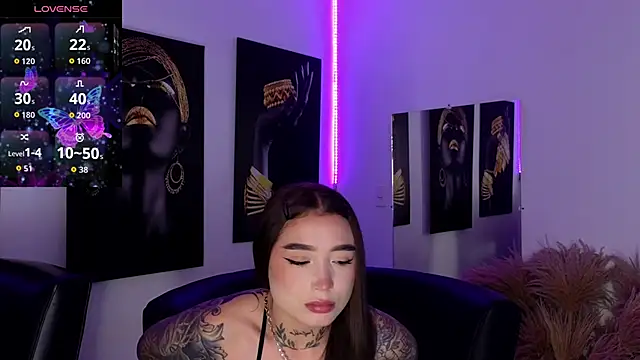 Snapshot of _brenna_hanson chatting on 11.08.25 brenna hanson online show from 11.08.25