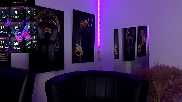 Snapshot of _brenna_hanson chatting on 11.10.25 brenna hanson online show from 11.10.25