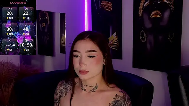 Snapshot of _brenna_hanson chatting on 11.11.25 brenna hanson online show from 11.11.25