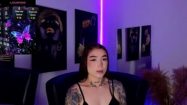 Snapshot of _brenna_hanson chatting on 11.26.25 brenna hanson online show from 11.26.25