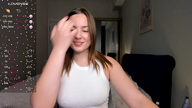 Snapshot of ThreeshaWhite chatting on 02.25.25 ThreeshaWhite online show from 02.25.25