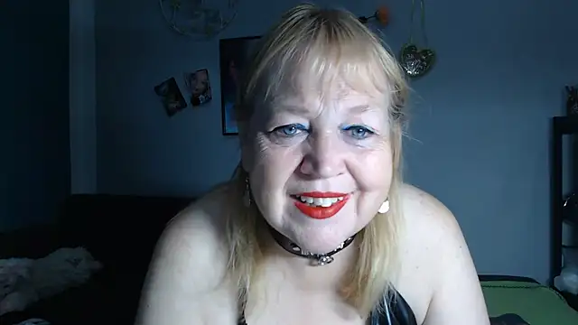 Snapshot of Blasflittchen chatting on 06.10.26 Blasflittchen online show from 06.10.26