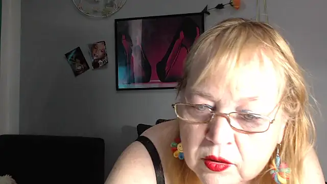 Snapshot of Blasflittchen chatting on 06.16.26 Blasflittchen online show from 06.16.26