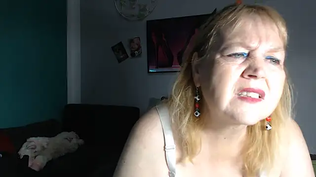 Snapshot of Blasflittchen chatting on 06.20.26 Blasflittchen online show from 06.20.26