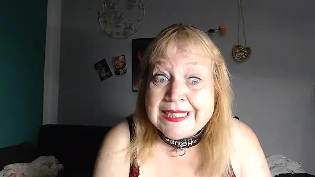 Snapshot of Blasflittchen chatting on 07.05.26 Blasflittchen online show from 07.05.26