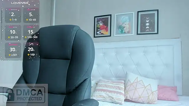 emma  smith1 online show from 04.06.26