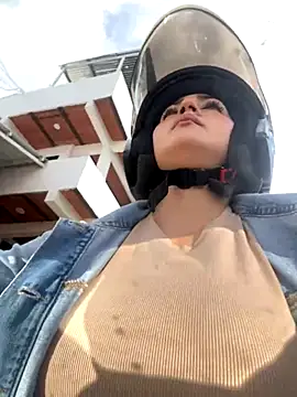 LIAH IZUMI online show from 11.26.25