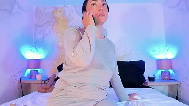 LIAH IZUMI online show from 04.20.26