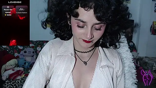 kitty22  online show from 12.20.25