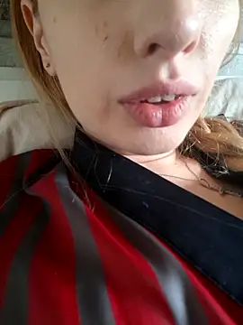 Snapshot of Elza_kom chatting on 09.16.25 Elza kom online show from 09.16.25