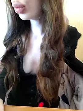 Snapshot of Elza_kom chatting on 06.08.26 Elza kom online show from 06.08.26
