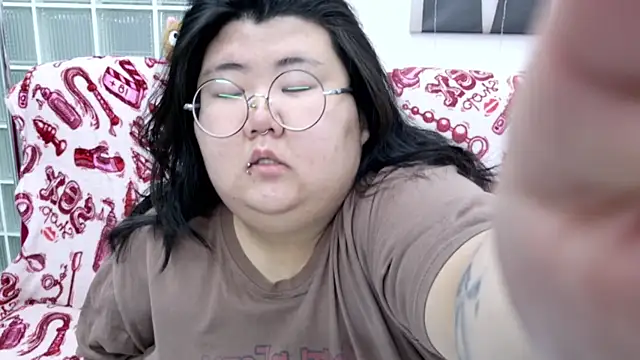 Nadine asian online show from 03.21.26