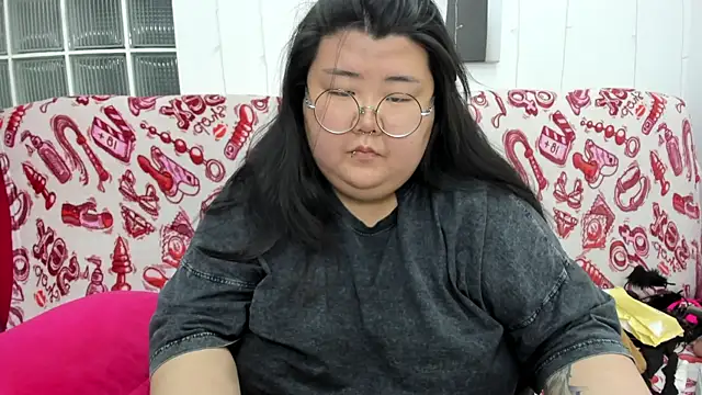 Snapshot of Nadine_asian chatting on 06.26.26 Nadine asian online show from 06.26.26