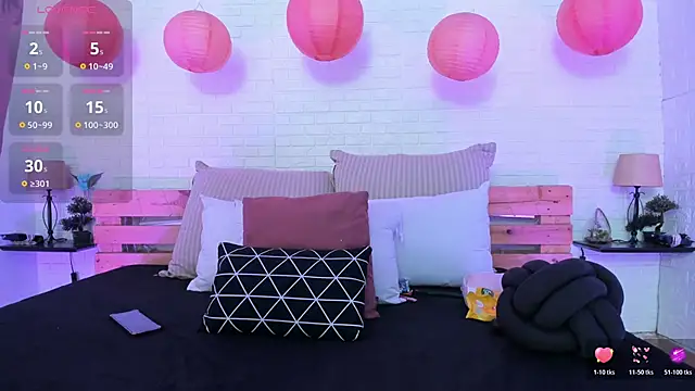 Snapshot of isabella_simons chatting on 11.11.25 isabella simons online show from 11.11.25