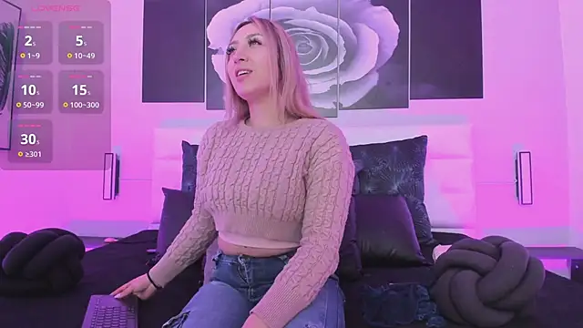 Snapshot of isabella_simons chatting on 11.21.25 isabella simons online show from 11.21.25