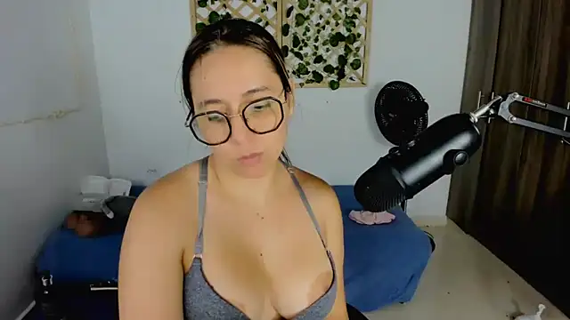 isa loves cum online show from 09.17.25