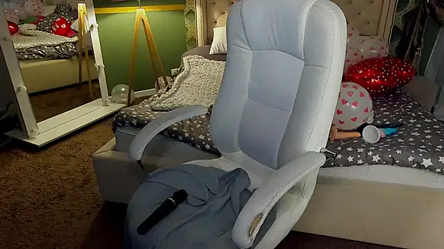 RosieMoons online show from 02.16.25