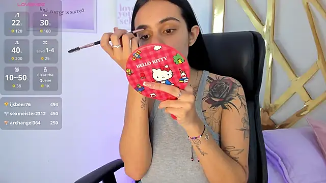 ChloeHarper  online show from 11.18.25