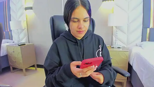 ChloeHarper  online show from 01.10.26