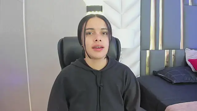 ChloeHarper  online show from 04.08.26