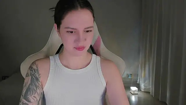 Snapshot of Sonia_moon_ chatting on 12.06.24 Sonia moon  online show from 12.06.24