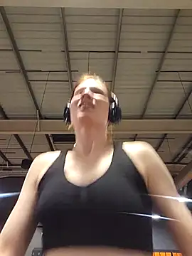 Exhibitionsplit online show from 03.05.25