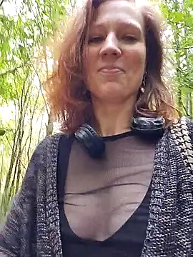 Exhibitionsplit online show from 10.31.25