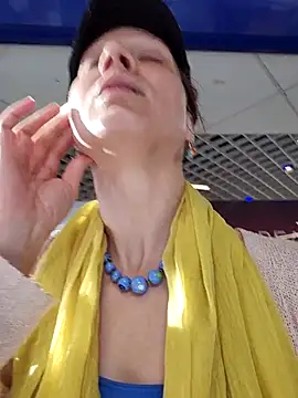 Exhibitionsplit online show from 11.27.25