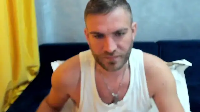 Snapshot of 10in_deluxe chatting on 03.10.25 10in deluxe online show from 03.10.25