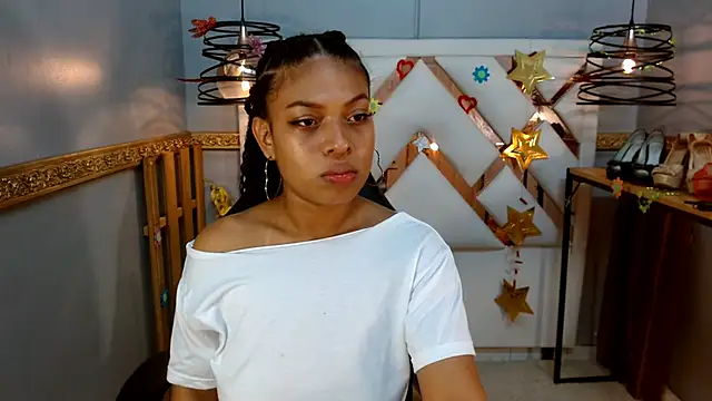 Naomi Tylers online show from 09.12.25