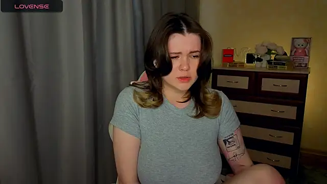 cutie mili online show from 04.22.26